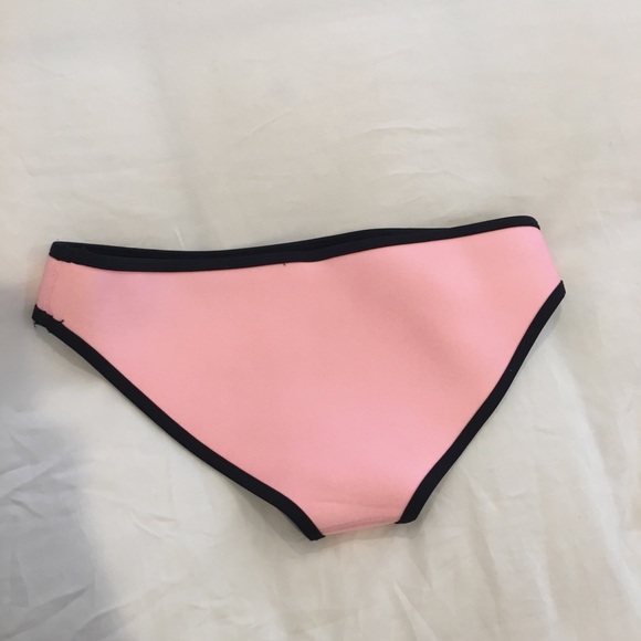 Triangl pink with black trim bikini bottom, size M - Picture 2 of 5
